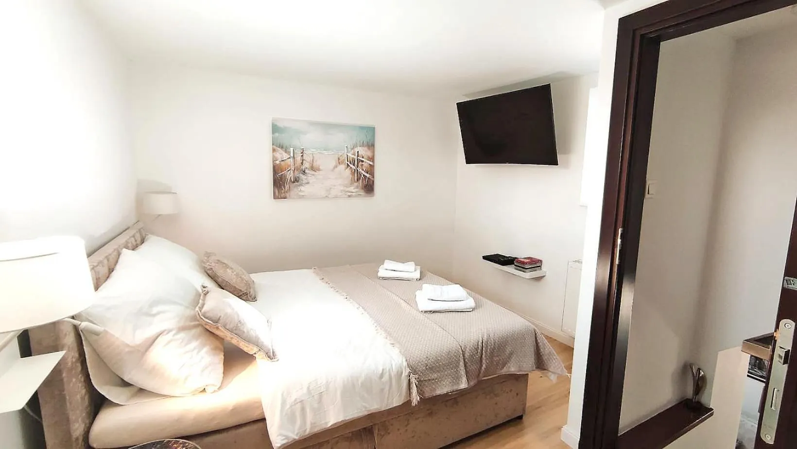 Rabe Old Town Apartment Gdansk - Two-Level Retreat